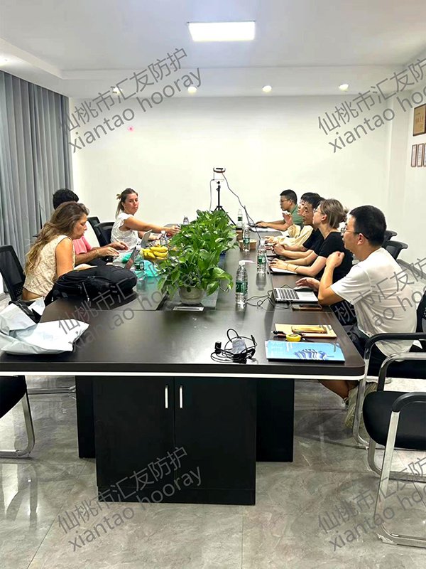 客户现场签约会议 .jpg